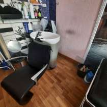 Продам б/у 2 кресла для парикмахерской п-во Италия, в г.Луганск