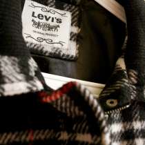 Стильная куртка Levi's, в Москве