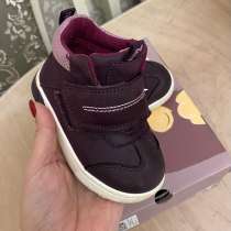 Ботинки, в Сходне