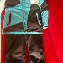 Продам горнолыжный костюм женский размер L, в Омске