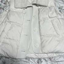 Безрукавка демисезонная новая, в Пятигорске