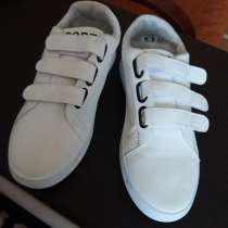 Новые белые кросовки на липучках, в Калининграде