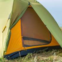 Трехместная палатка "BREEZE-3" /HELIOS/, в Новосибирске