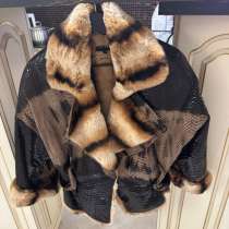 Продается в шикарном качестве, надевали 6-7раз, в Москве