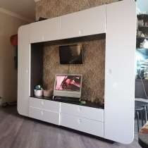 Стенка НЕКСТ белый лак фасад+венге, мдф, в Апрелевке