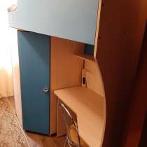 Кровать-чердак +шкаф, стол и матрас, в Солнечногорске